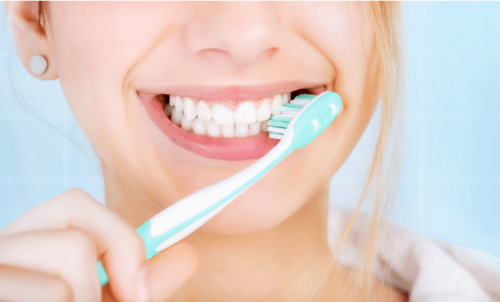 How To Brush Your Teeth in The Right Way?